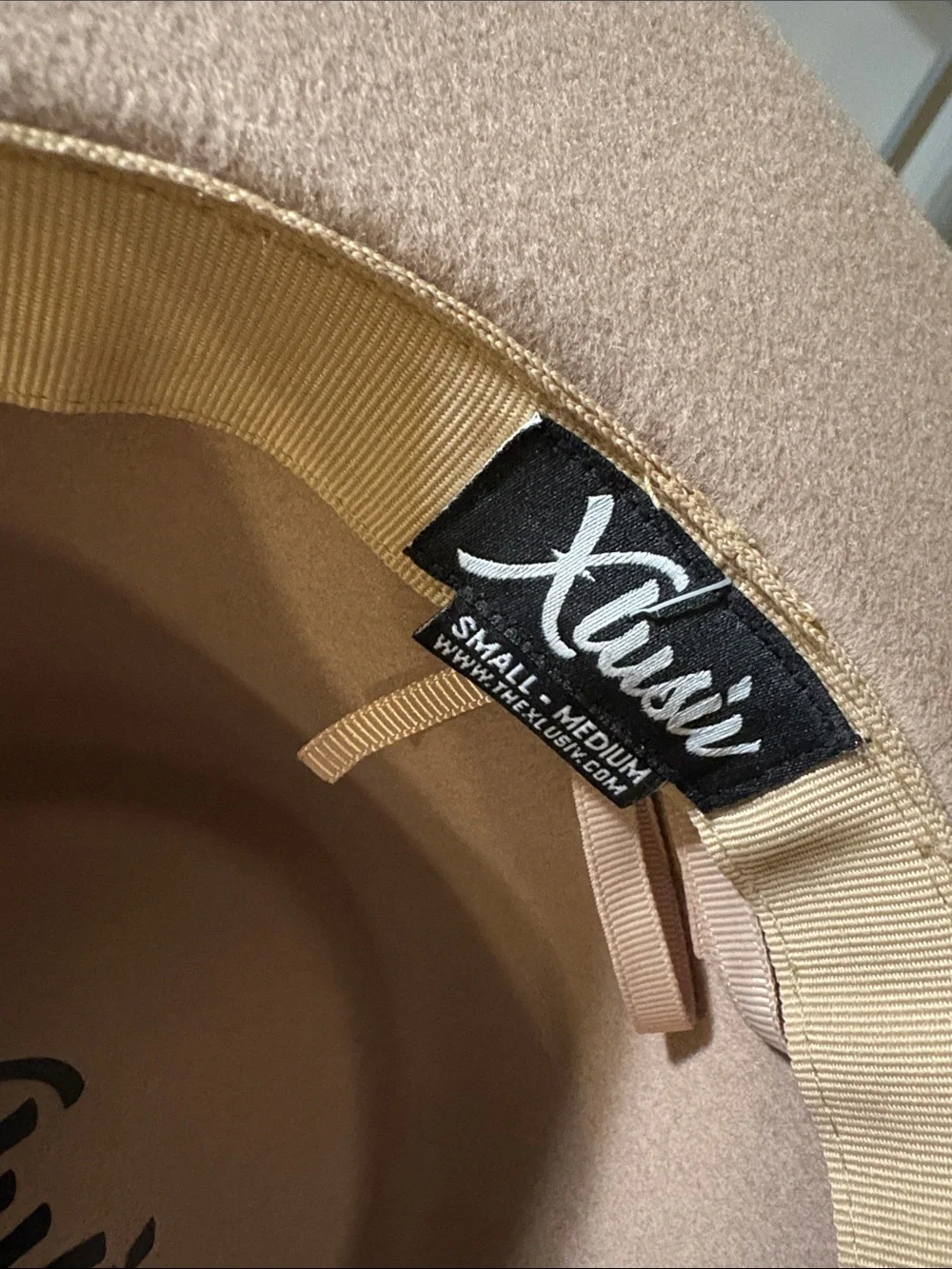 Xlusiv Wide Brim Felt Hat - Tan Camel 🐫